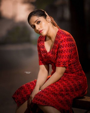 Rashmi Gautam (aka) RashmiGautam