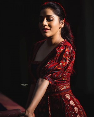 Rashmi Gautam (aka) RashmiGautam