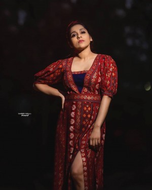 Rashmi Gautam (aka) RashmiGautam