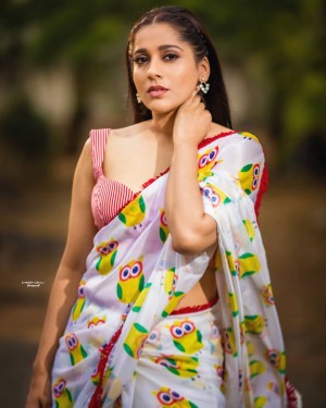 Rashmi Gautam (aka) RashmiGautam