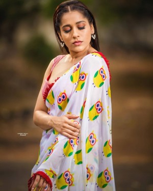 Rashmi Gautam (aka) RashmiGautam