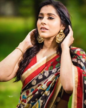 Rashmi Gautam (aka) RashmiGautam