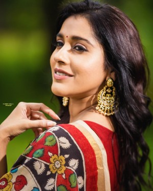 Rashmi Gautam (aka) RashmiGautam