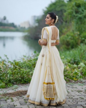 Rashmi Gautam (aka) RashmiGautam