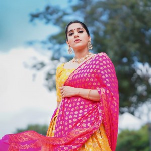 Rashmi Gautam (aka) RashmiGautam