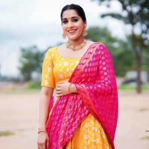 Rashmi Gautam (aka) RashmiGautam