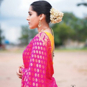 Rashmi Gautam (aka) RashmiGautam