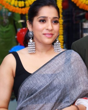 Rashmi Gautam (aka) RashmiGautam