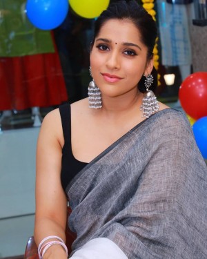 Rashmi Gautam (aka) RashmiGautam