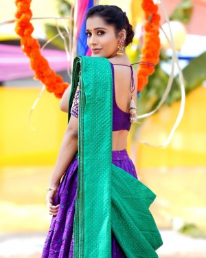 Rashmi Gautam (aka) RashmiGautam