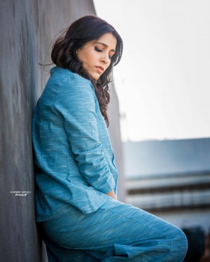 Rashmi Gautam (aka) RashmiGautam