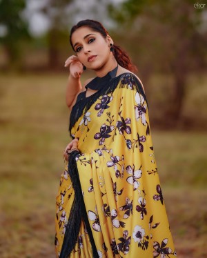 Rashmi Gautam (aka) RashmiGautam