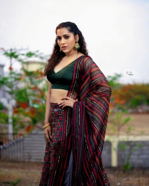 Rashmi Gautam (aka) RashmiGautam