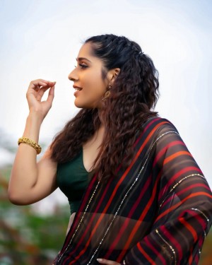 Rashmi Gautam (aka) RashmiGautam