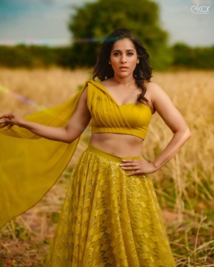 Rashmi Gautam (aka) RashmiGautam