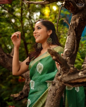 Rashmi Gautam (aka) RashmiGautam