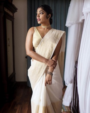 Rima Kallingal (aka) Rimaa Kallingal