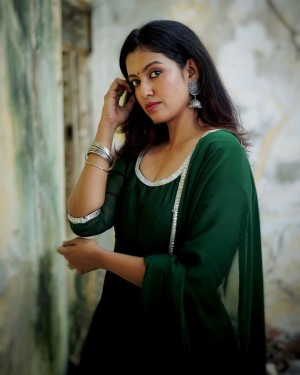 Roshni Haripriyan (aka) Roshini Haripriyan