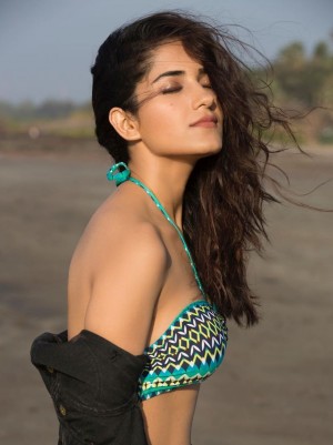 Ruhani Sharma (aka) RuhaniSharma