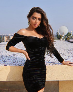 Ruhi Singh (aka) Ruhii Dilip Singh