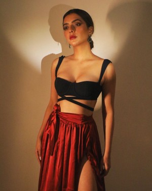 Ruhi Singh (aka) Ruhii Dilip Singh