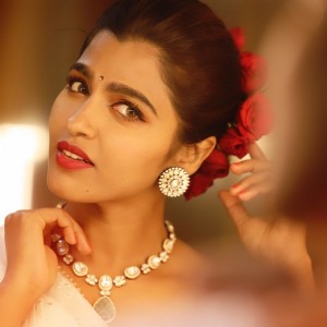 Sai Dhansika (aka) Sai Dhanshika