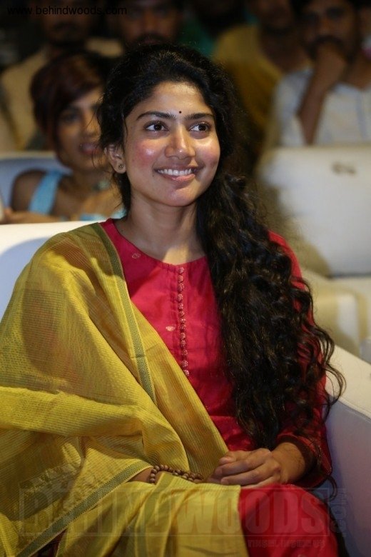 Sai Pallavi (aka) SaiPallavi photos stills & images