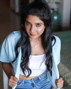 Sakshi Agarwal (aka) Sakshi