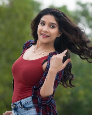 Sakshi Agarwal (aka) Sakshi