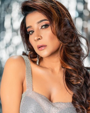 Sakshi Agarwal (aka) Sakshi