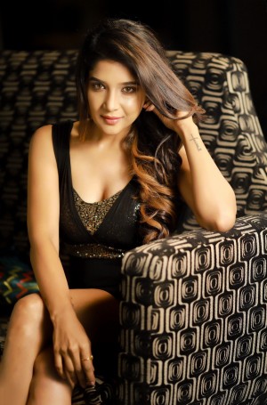 Sakshi Agarwal (aka) Sakshi