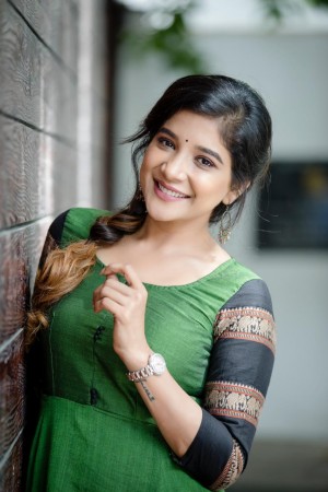 Sakshi Agarwal (aka) Sakshi