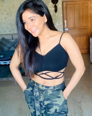 Sakshi Agarwal (aka) Sakshi