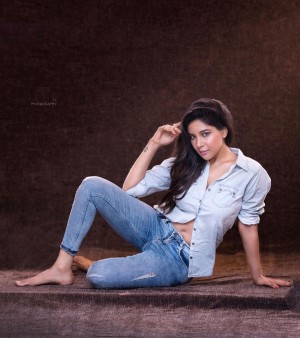 Sakshi Agarwal (aka) Sakshi