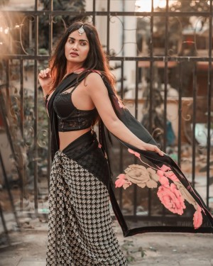 Sakshi Dwivedi (aka) Sakshii Dwivedi