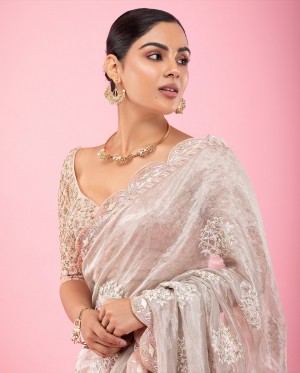 Samyuktha Menon (aka) Samyuktha