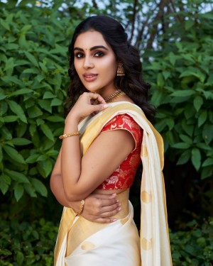 Samyuktha Menon (aka) Samyuktha