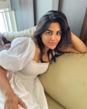 Samyuktha Menon (aka) Samyuktha