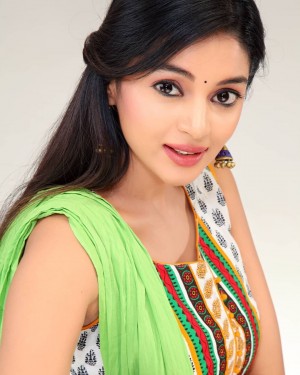 Sanam Shetty (aka) SanamShetty