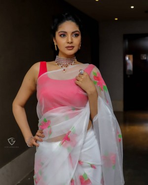 Sanam Shetty (aka) SanamShetty