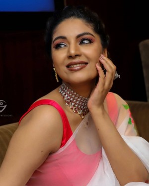 Sanam Shetty (aka) SanamShetty