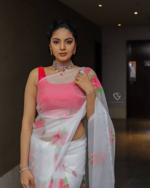 Sanam Shetty (aka) SanamShetty