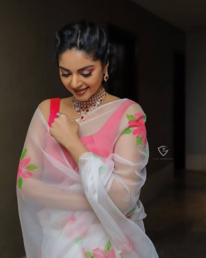 Sanam Shetty (aka) SanamShetty