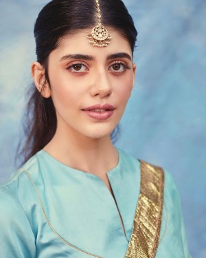 Sanjana Sanghi (aka) Sanjanaa Sanghi