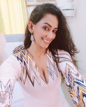 Sanjana Singh (aka) Sanjanaa