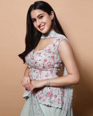 Sara Ali Khan (aka) Saraa ali khan