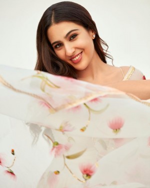 Sara Ali Khan (aka) Saraa ali khan