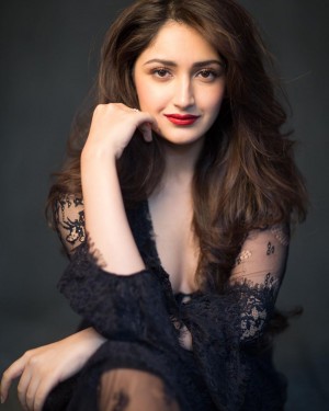 sayesha saigal (aka) sayesha saiga