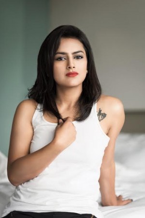 Shraddha Srinath (aka) Shradha Srinath