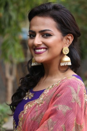 Shraddha Srinath (aka) Shradha Srinath